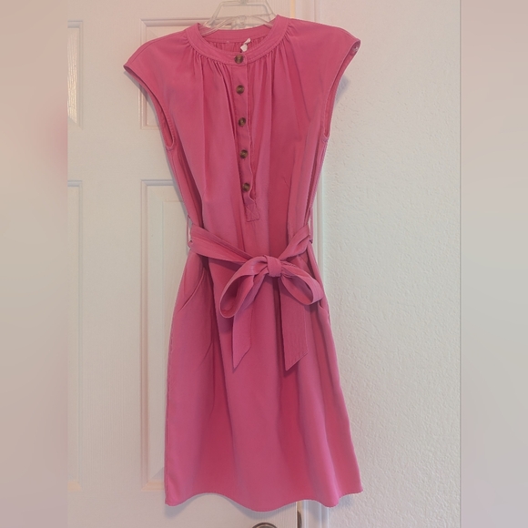 Elegant Pink Button-Down Mini Dress - Picture 1 of 4
